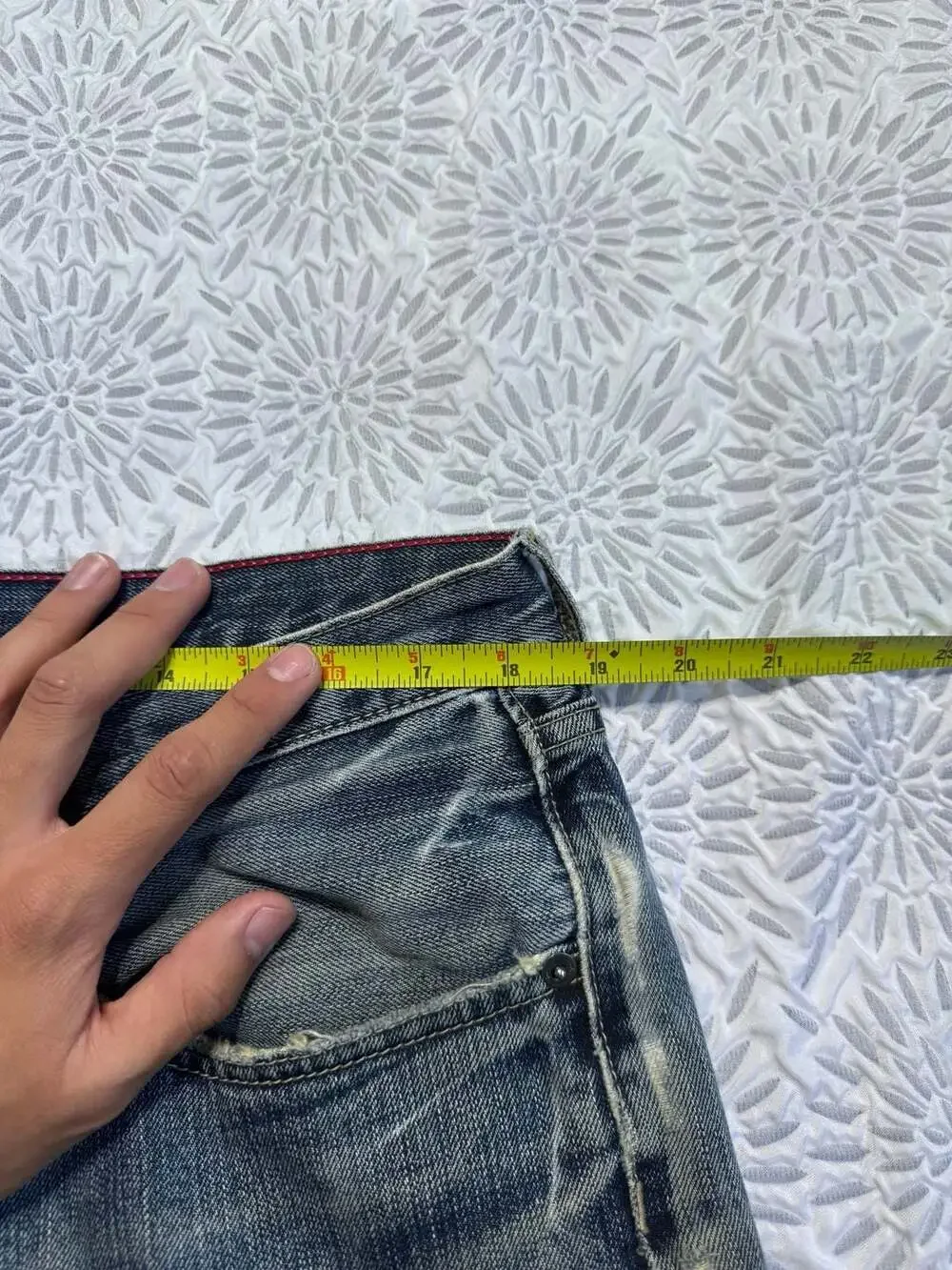 Banana Republic Relaxed Fit Distressed Medium Wash Denim Jeans Men's 35x34